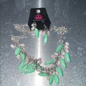 Paparazzi Green and White Necklace Set